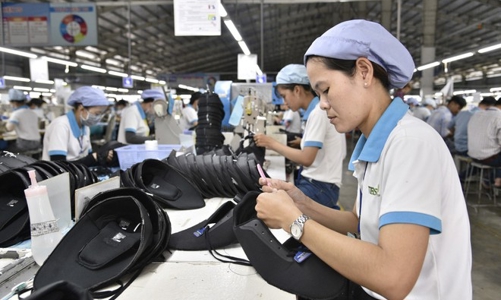 Doanh nghiệp Da giày muốn được hỗ trợ mua vaccine cho người lao động