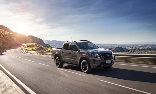 Quyết “đấu” Ford Ranger, Nissan đưa mẫu xe bán tải Navara 2021 về Việt Nam