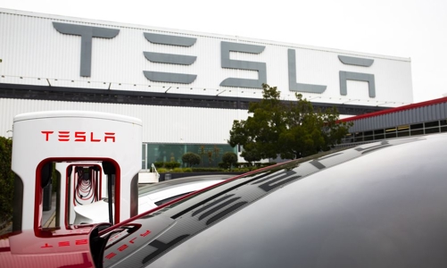 Giới bán khống cổ phiếu Tesla đang lãi hàng tỷ USD