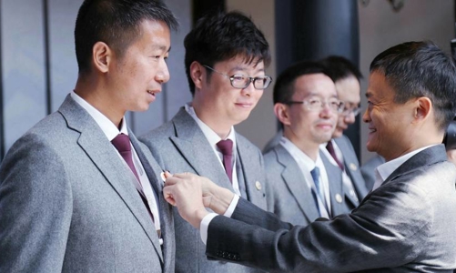 Jack Ma từ chức Chủ tịch học viện kinh doanh do mình sáng lập