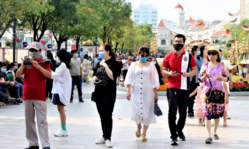 Tp.HCM tạm dừng phố đi bộ, không tụ tập trên 10 người nơi công cộng
