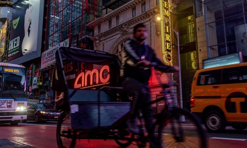 “Cơn điên” cổ phiếu AMC: Sức mạnh của “bầy cá con” khi đương đầu “cá mập”