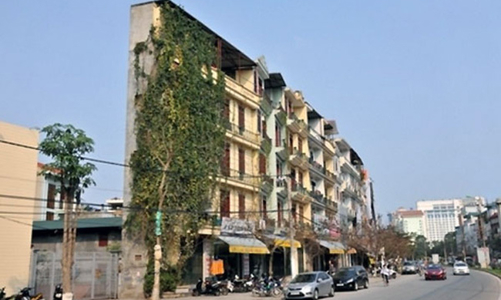 Hà Nội: “Nhức mắt” nhà siêu mỏng, siêu méo 