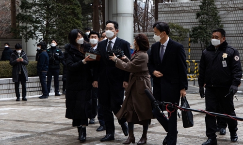 Tổng thống Hàn Quốc  khó xử trong vấn đề ân xá 