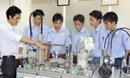 Đề nghị các trường nghề không tăng học phí năm học 2021 - 2022