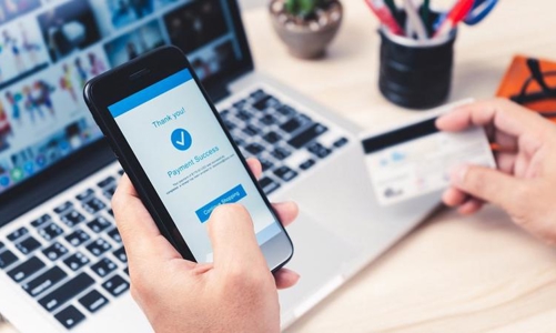 Thanh toán không tiền mặt tăng vọt vì Covid - 19