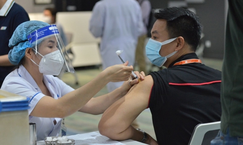 TP.HCM sẽ hoàn thành tiêm 836.000 liều vaccine Covid-19 trong ngày 26/6