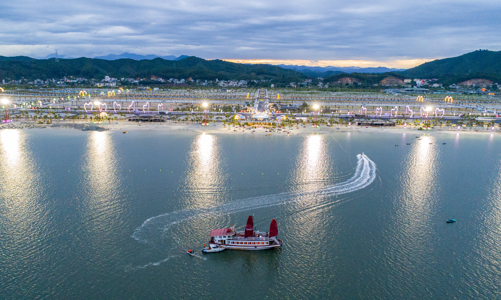 Phuong Dong Royal Shop Villas - lời giải bài toán khan hiếm biệt thự biển Vân Đồn 