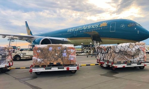 190.000 bộ kit xét nghiệm Covid-19 của Đức đã về Việt Nam