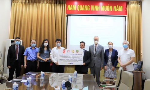 Bộ Y tế tiếp nhận 190.000 kit xét nghiệm Covid-19 của 4 bang thuộc Cộng hoà Liên bang Đức