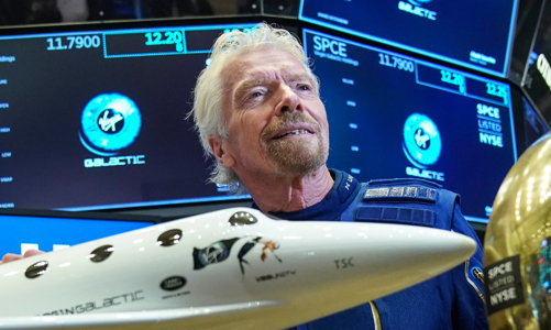 Tỷ phú Richard Branson bất ngờ tuyên bố sắp bay vào vũ trụ