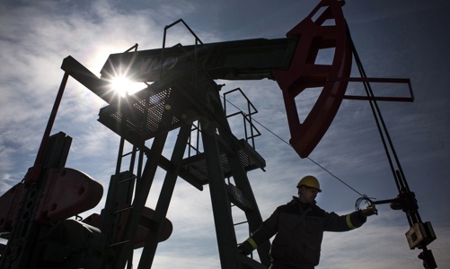 Cuộc họp OPEC+ bị huỷ do liên minh khủng hoảng, giá dầu lên đỉnh mới