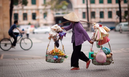 Covid-19 làm thu nhập bình quân người dân giảm 1%