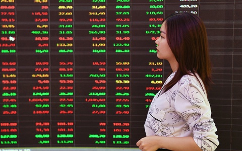 Tiền vào tài khoản cá nhân giảm mạnh, thị trường cần thời gian tích luỹ?