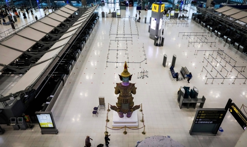 Mỗi ngày thêm hơn 5.000 ca Covid-19 mới, Thái Lan biến sân bay thành bệnh viện dã chiến