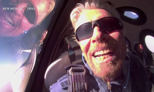 Chuyến bay vào vũ trụ lịch sử của tỷ phú Richard Branson