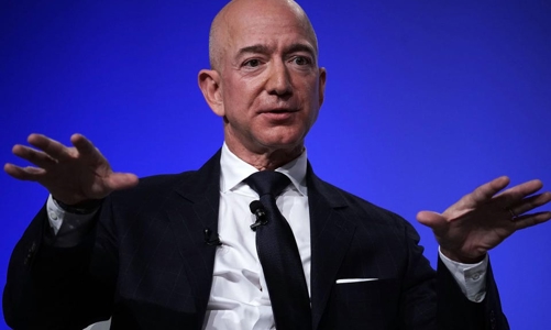 Một tuần trước khi bay vào vũ trụ, Jeff Bezos chi 200 triệu USD làm từ thiện