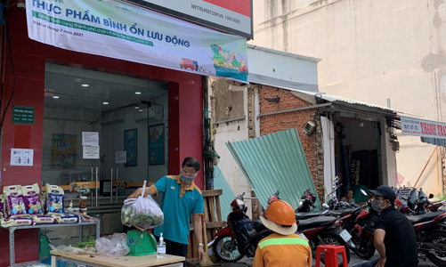 TP.HCM: chuỗi cửa hàng mỹ phẩm, sàn thương mại… thành điểm bán thực phẩm