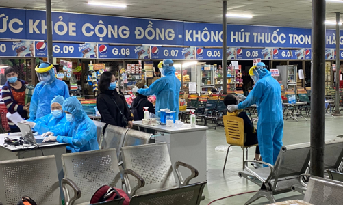 TP.HCM huy động 150 xe taxi công nghệ vận chuyển lực lượng chống dịch