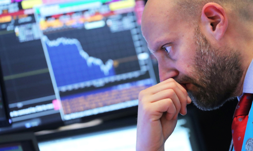 Nhà đầu tư bán tháo vì nỗi lo biến chủng Delta, chứng khoán Mỹ rực lửa