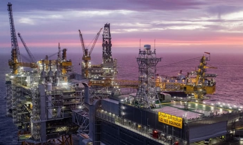 Nhà đầu tư lao vào bắt đáy, giá dầu tăng hơn 4%