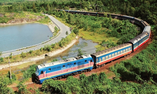 Tàu hoả chuyên biệt đưa công dân Hà Tĩnh từ các tỉnh phía Nam về quê 