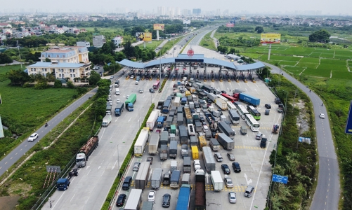 Hà Nội đóng cửa ngõ, 100% xe quay đầu trừ xe luồng xanh