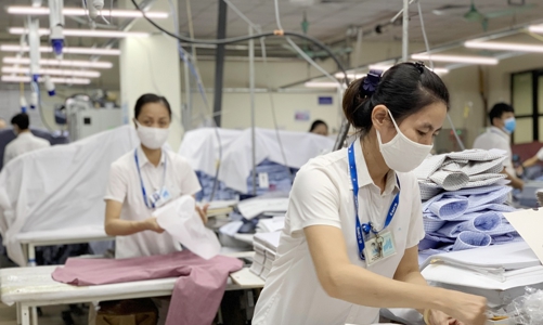 Hơn 3.900 lao động được tạm dừng đóng quỹ hưu trí và tử tuất