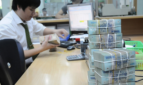 Lãi suất huy động biến động lạ