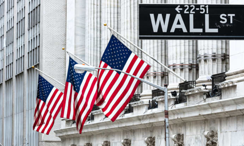 Cổ phiếu Amazon kéo chứng khoán Mỹ tụt điểm; S&P 500 tăng liền 5 tháng