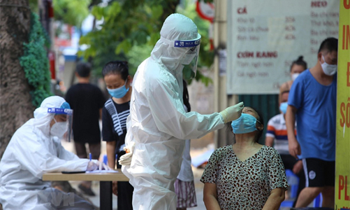 Hà Nội xét nghiệm Covid-19 cho 300.000 người nhóm nguy cơ cao từ 10-17/8