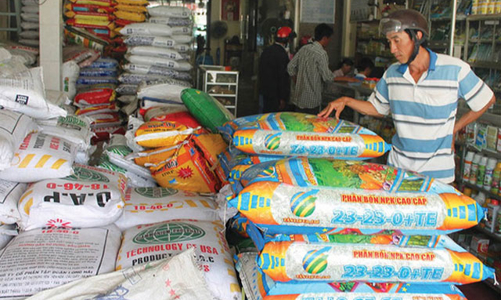 Giá phân bón tăng cao, hai Bộ 