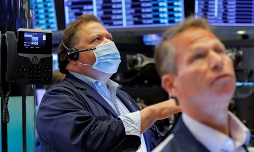 Chứng khoán Mỹ lập thêm kỷ lục nhờ Disney, dầu tụt giá vì Delta, Bitcoin tăng mạnh