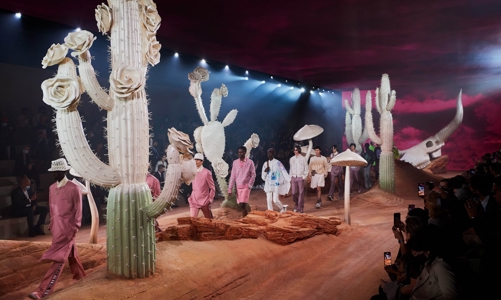 Dior Menswear Xuân Hè 2022: Những anh chàng hip hop lịch lãm