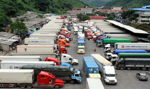 Ùn tắc hàng hóa tại cửa khẩu, doanh nghiệp chuyển sang xuất khẩu chính ngạch