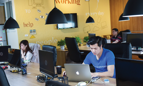 Khó lấp “khoảng trống” nhân lực công nghệ cao