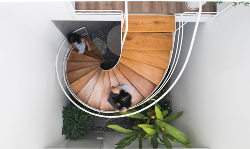 Căn nhà ống màu trắng độc đáo giữa phố thị đông đúc