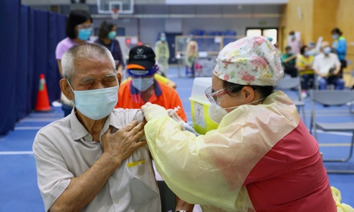 Đài Loan bắt đầu dùng vaccine nội cho chiến dịch tiêm phòng Covid-19