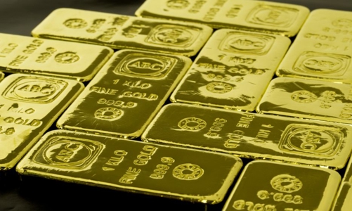 Giá vàng nhảy vọt qua ngưỡng chủ chốt 1.800 USD/oz nhờ đồng USD tụt giá