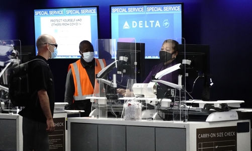 Nhân viên hãng hàng không Mỹ phải nộp 200 USD/tháng nếu không tiêm đủ vaccine Covid