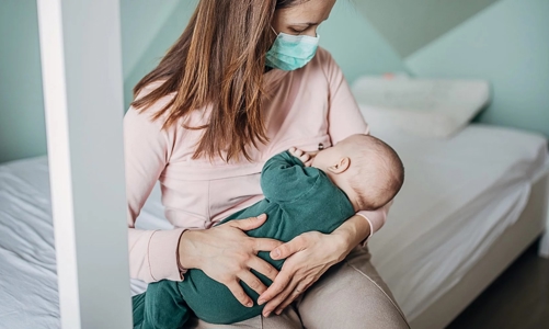 Kháng thể sau tiêm vaccine Covid-19 có thể truyền qua sữa mẹ