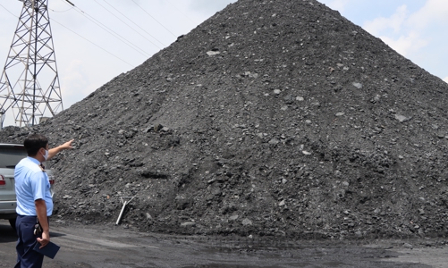 Khởi tố nhóm đối tượng mua bán trái phép hàng triệu tấn than
