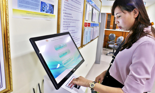 Từ Chính phủ điện tử đến Chính phủ số: Vẫn còn rất xa mới chạm đích?