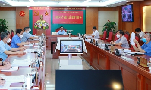 Ủy ban Kiểm tra Trung ương quyết định kỷ luật nhiều cán bộ, Đảng viên