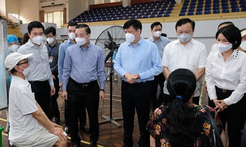 Hà Nội: Công suất tiêm vaccine đạt hơn 300.000 mũi/ngày