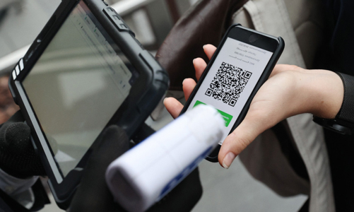 Hà Nội: 100% người dân phải quét mã QR code khi tới các điểm bán hàng