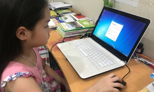 Khoảng 1,5 triệu học sinh tại 26 tỉnh, thành phố chưa có máy tính để học trực tuyến