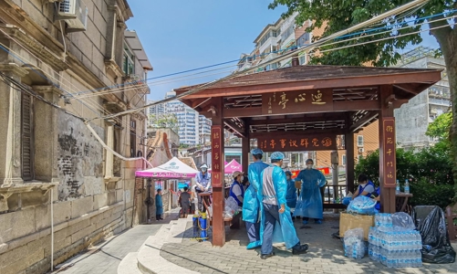 Covid lại bùng phát ở Trung Quốc, thành phố 5,4 triệu dân vội phong toả