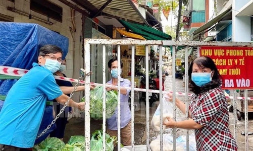Quận 5, TP.HCM mở các “phiên chợ dã chiến” phục vụ người dân mùa Covid-19