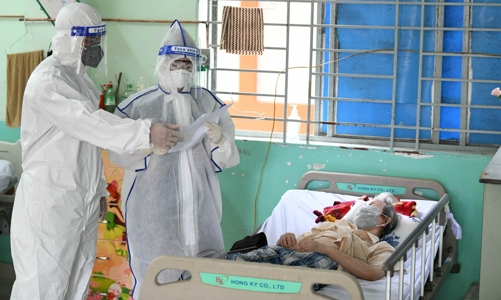 Thủ tướng yêu cầu nghiên cứu kiến nghị về 2 phương pháp điều trị F0